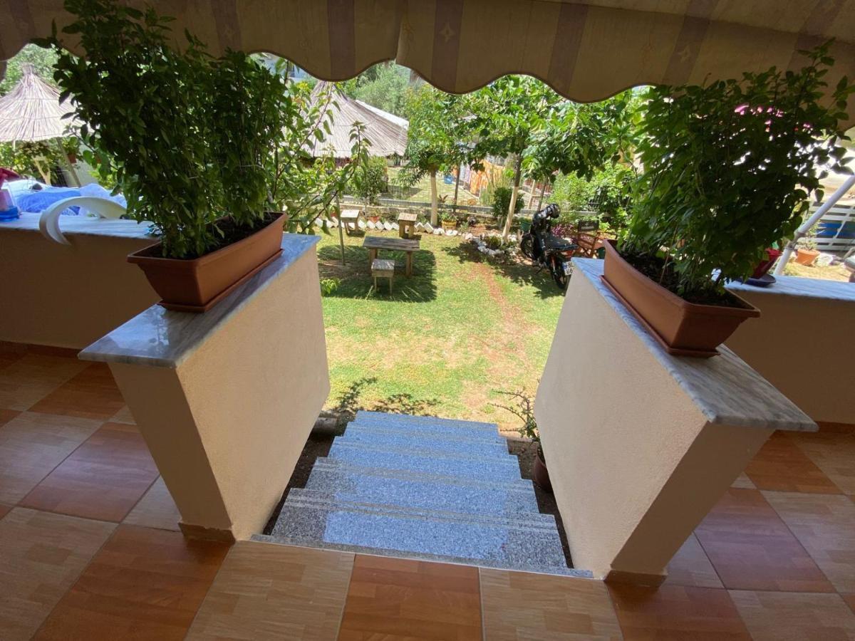 Areti Rooms Hotel Himarë Dış mekan fotoğraf
