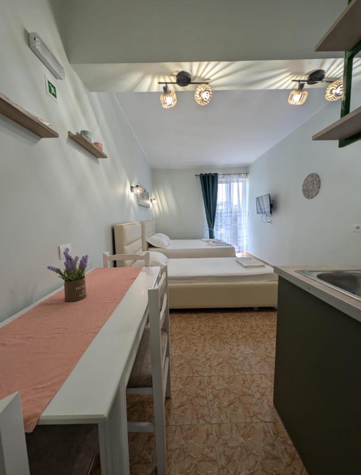 Areti Rooms Hotel Himarë Dış mekan fotoğraf